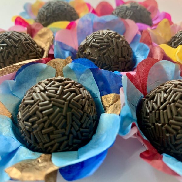 120 Forminhas para Doces Finos Formato Flor - Casamento/Aniversário/Batizado- Diversas Cores