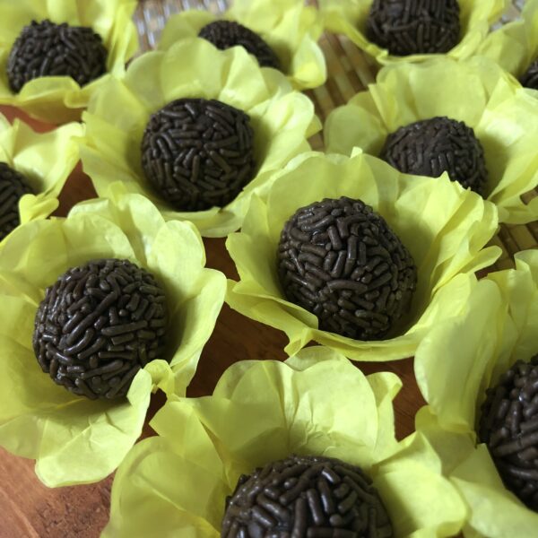 40~120 FORMINHAS CORES FLORAL PARA BRIGADEIRO E DOCES FINOS CASAMENTOS, DEBUTANTES E DECORAÇÃO