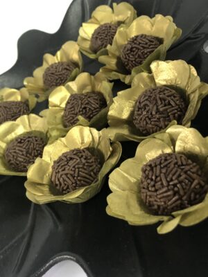 400 Forminhas Para Doces Finos Flor Casamento Festa modelo FLORAL 10 caixas Metalizadas
